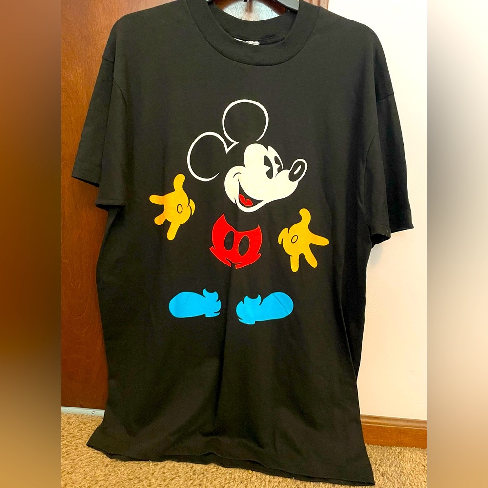 Disney Vintage 90s Mickey & Co Adult Black Graphic TShirt NWT